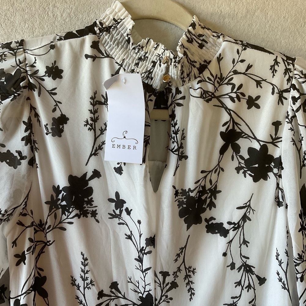 Ember Floral Black and White Dress. NWT. Size S - Picture 6 of 9